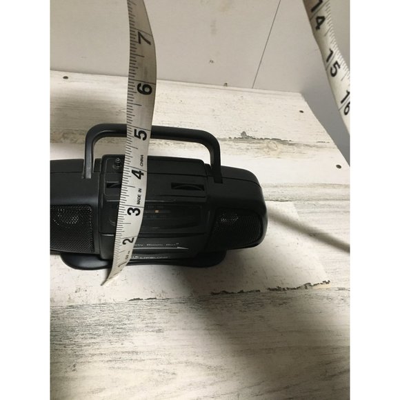 Lifelong Baby Boom Box AM/FM radio with handle - Picture 6 of 7